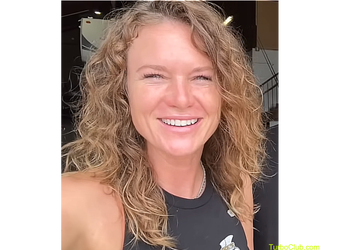Emily Reeves: Automotive History and Online Exploits